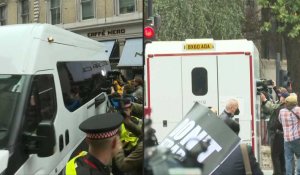 Des fourgons de police arrivent au tribunal alors que la bataille autour de l'extradition de Julian Assange reprend à Londres