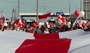 "On veut dire à nos voisins qu'on les soutient": les Polonais solidaires des manifestants au Bélarus