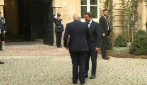 Luxembourg: Boris Johnson arrive sous les huées pour sa rencontre avec Xavier Bettel