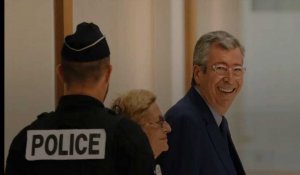 Pâtes, cornichons, quartier VIP, téléphone... les conditions d'incarcération de Balkany