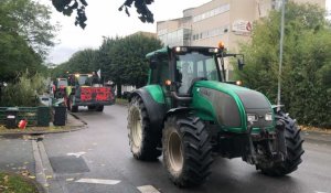 Manif des agriculteurs en Vendée. Plus de 400 personnes devant la préfecture à La Roche-sur-Yon
