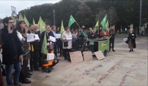 Lubrizol : Une cinquantaine de personnes se rassemblent à Lille en soutien aux habitants de Rouen