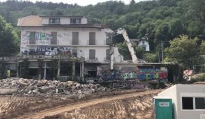 Sevrier: l'ancienne clinique Régina en cours de démolition