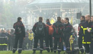 Les pompiers en colère manifestent à Paris (2)