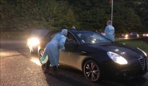 Les infirmiers en bloc opératoire manifestent devant l'hôpital d'Helfaut 