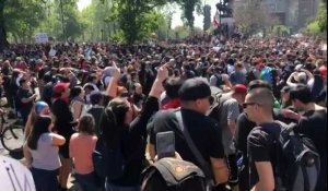 Chili: manifestations après trois jours d'émeutes meurtrières contre la hausse des prix des transports