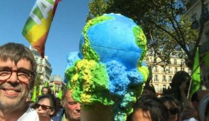 Marche pour le climat: des milliers de manifestants à Paris