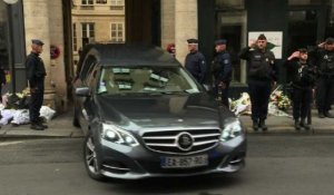 Le corbillard transportant Jacques Chirac quitte son domicile