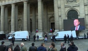 Hommage Chirac: attente à l'église Saint-Sulpice
