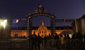 Les Invalides ouverts la nuit pour l'hommage à Jacques Chirac