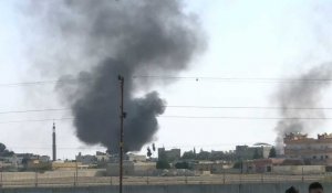 Syrie : de la fumée au-dessus de Tal Abyad alors que la Turquie frappe les villes frontalières
