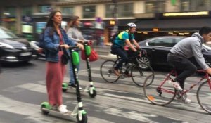 Grève à la RATP : les Parisiens prennent vélos et trottinettes