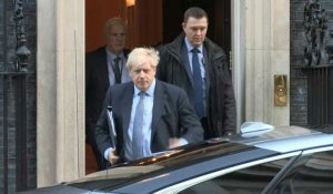 Londres: le Premier ministre Boris Johnson sort de Downing street