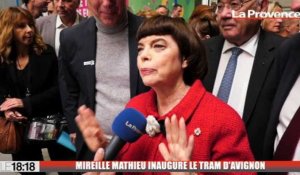Mireille Mathieu inaugure le tram d'Avignon