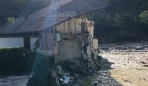 Roquebillière: des habitants vident leur maison qui menace de s'effondrer