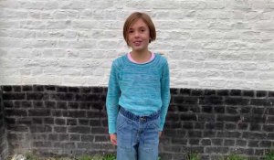 Mathilde, dix ans, a coupé ses cheveux par solidarité avec les personnes atteintes d’un cancer