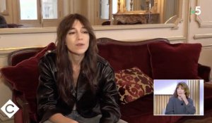 C à vous : La déclaration d'amour bouleversante de Charlotte Gainsbourg adressée à sa mère, Jane Birkin (vidéo)