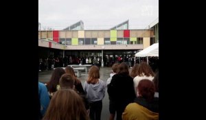Hommage à Samuel Paty: Une minute de silence respectée dans les établissements scolaires