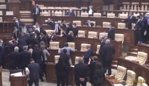 Moldavie: le Parlement vote une loi limitant les pouvoirs présidentiels