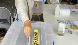 Chili: ouverture des bureaux de vote pour le référendum historique