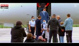 Sophie Pétronin libérée : Emmanuel Macron l’accueille à son arrivée en France (vidéo)