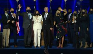 Biden rejoint par sa famille sur scène après son discours de victoire