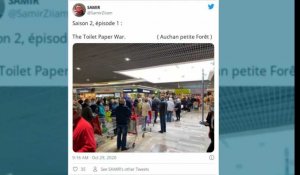 France: énormes files et rayons vidés dans les supermarchés avant le reconfinement