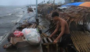 Philippines: des milliers de personnes évacuées à l'approche d'un typhon