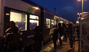 A la gare d'Armentières, des TER en moins pendant le confinement d'automne et toujours des travailleurs et des étudiants qui veulent se rendre à Lille.