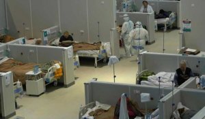 Covid-19 en Russie: une salle d'exposition transformée en hôpital de campagne