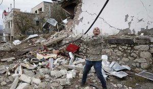 Haut-Karabakh : des villages fantômes, l'équipe d'Euronews embarquée avec l'armée azerbaïdjanaise
