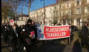 Des patrons de bars, restaurants... Manifestent à La Roche-sur-Yon