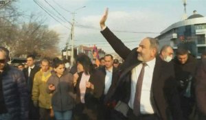 Arménie: le Premier ministre dans la rue pour dénoncer une tentative de putsch