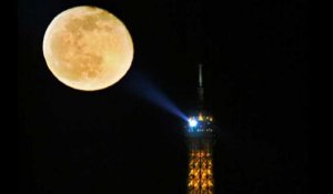 Quand la Tour Eiffel a rendez-vous avec la (pleine) lune