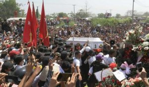 Birmanie: la répression se poursuit, funérailles d'un jeune manifestant