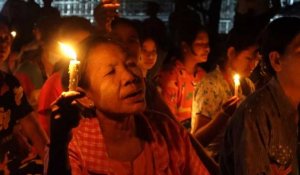 Des Birmans rendent hommage aux manifestants tués ces derniers jours