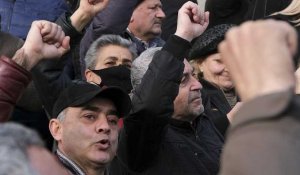 L'armée arménienne appelée au calme : l'ONU, l'UE et les USA demandent le respect de la démocratie