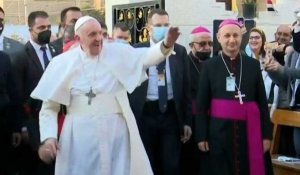 Arrivée du pape François à la cathédrale de Bagdad pour célébrer une messe