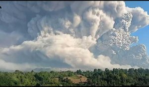 Indonésie: réveil du volcan Sinabung