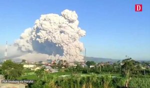 Indonésie : les images spectaculaires du réveil du volcan Sinabung