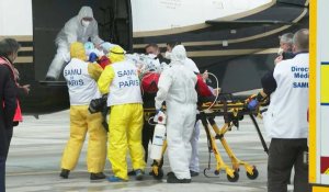 Deux patients Covid à Orly pour être transférés d'Ile-de-France vers Bordeaux
