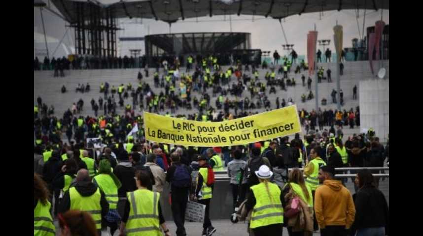 Climat Un Rassemblement Intergenerationnel A Paris Sur Orange Videos