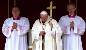 Le pape exprime sa "tristesse" après les attentats au Sri Lanka