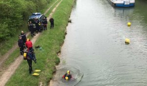 Une voiture volée repêchée dans le canal, à Chevregny