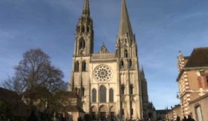 Chartres: les cloches sonnent en hommage à Notre-Dame