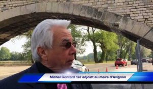 Vaucluse : un camion accroche le pont d'Avignon