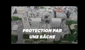La bâche protégeant Notre Dame vue du ciel grâce à un drone