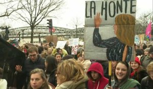 Manifestation pour les droits des femmes: des milliers de manifestants à Paris