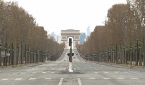 Coronavirus: les Champs-Elysées déserts au 13e jour de confinement