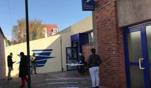 La queue à la Poste de Saint-Laurent-Blangy pour les prestations sociales